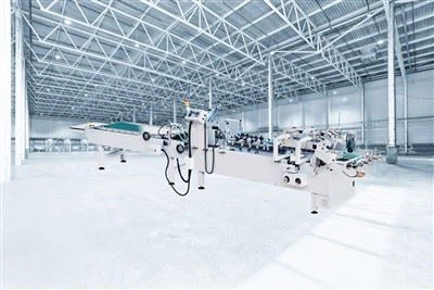 Automātiskā ielīmēšanas iekārta gofrētajām kastēm